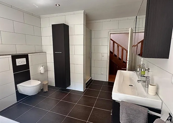 Haus Daniela Oberstadt アパート コッヘム